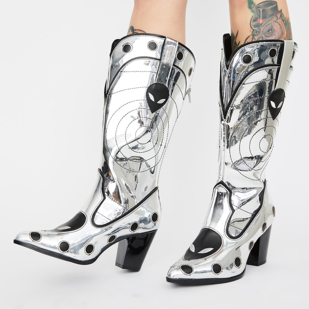 RARE YRU Space Cowgirl Alien Boots Chrome